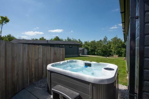 Clover Lodger, 32 Roadford Lake Lodges, Lifton