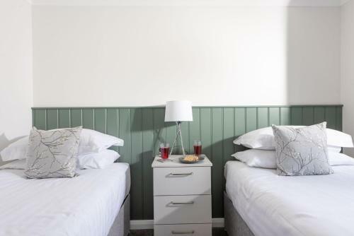 Juniper Lodge, 28 Roadford Lake Lodges