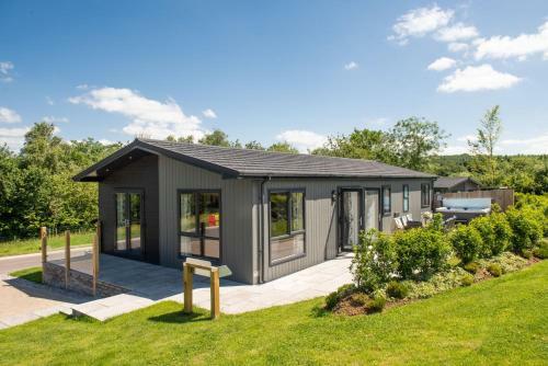 Juniper Lodge, 28 Roadford Lake Lodges