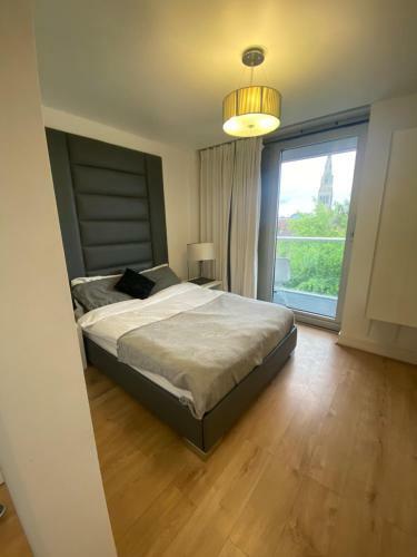 Luxury Central Penthouse Apartment In Highcross