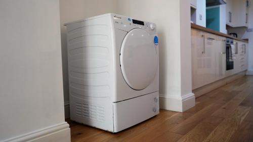 Modern & Spacious Leeds City Centre Apartment With Parking - Sleeps 5
