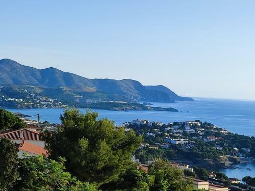 Apartamento Tranquilo En Llan�� Con S�per Vistas