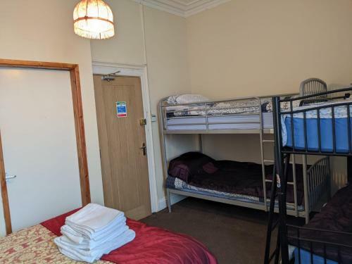 Hostal Overton Villa Guest House