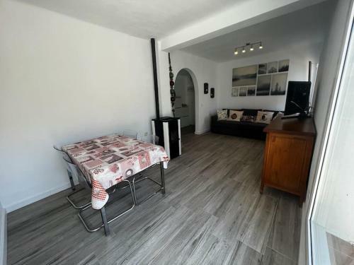 Apartamento Con Terraza, Mar/monta�a