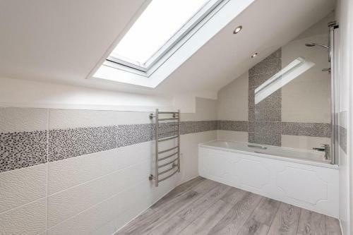 The Cavern Quarter Aparthotel By Ustay
