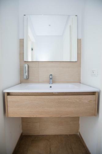Izzhome Bellavita Apartment