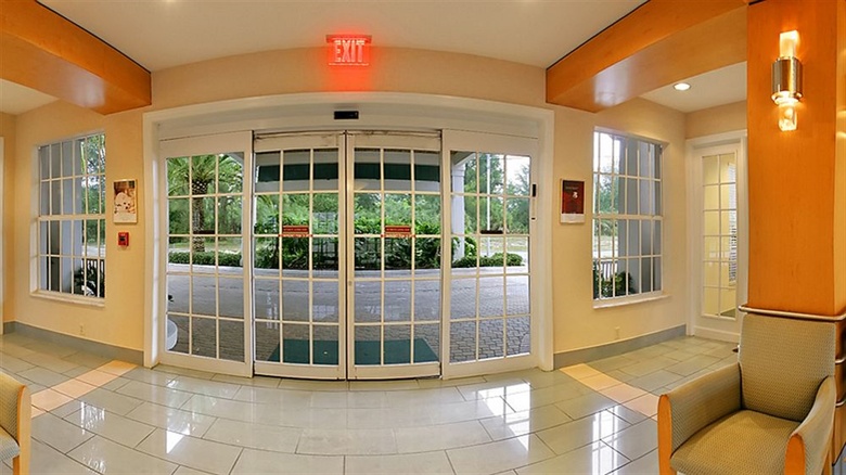 Hotel Sandcastle Resort At Lido Beach