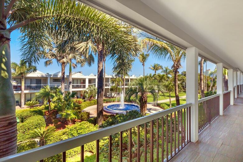 Hotel Beachcomber Beach Resort