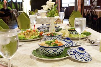 Hotel Lampang River Lodge
