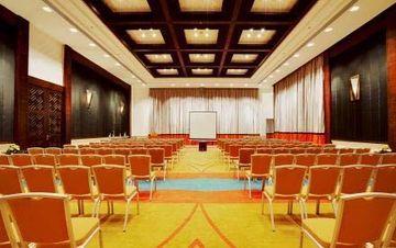 Hotel Grand Rotana Resort