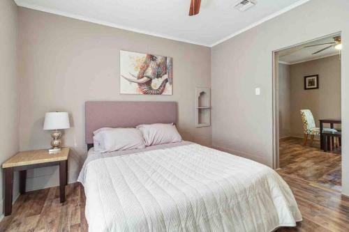 Villa Updated Cottage, Pet Friendly, Full Equipped Home.
