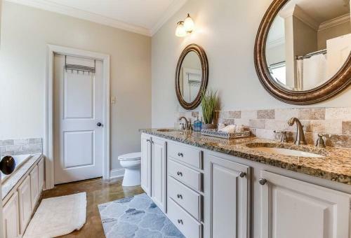 Villa Pet Friendly,king Bed,jacuzzi Tub,separate Shower