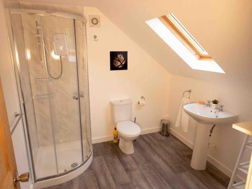 Pass The Keys Spacious Converted Barn Close To Lampeter
