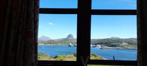 Hostal Caisteal Liath House
