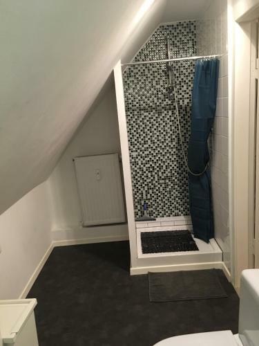 Apartment No. 9