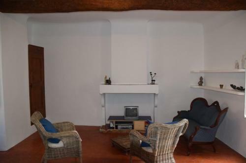 Charmante Maison De Village Ancienne � Cotignac