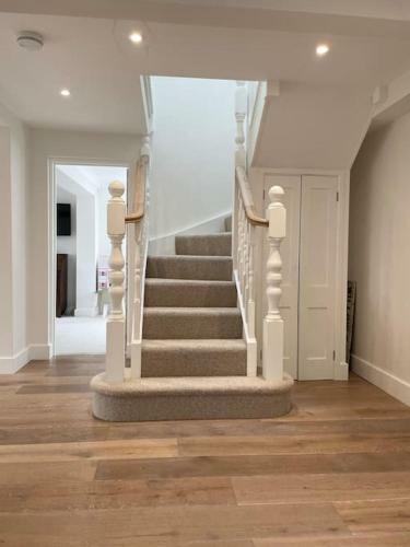 Beautiful New Forest Home With So Much Space!
