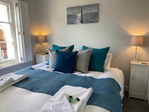 Solent Haven, Lymington With Sea Views And Parking