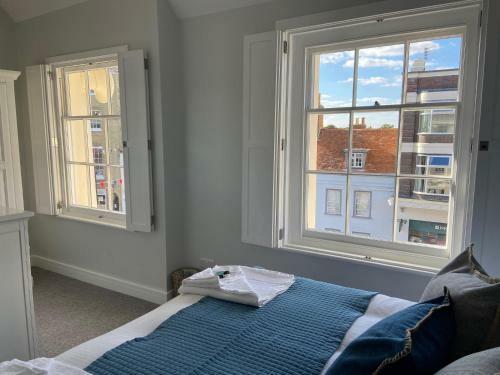 Solent Haven, Lymington With Sea Views And Parking