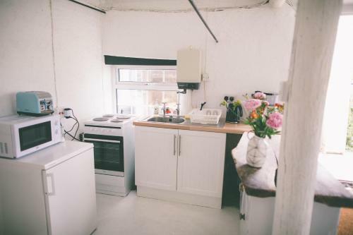 Beautiful 2 Bedroom Cob Cottage In The New Forest