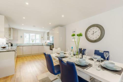 6 Chatterton Mews