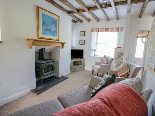 Bryniau Bychain Cottage