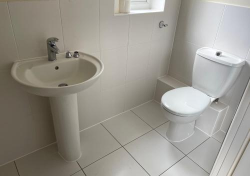 Maidstone Holiday Home (Sleeps 8)