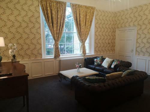 Hostal Stone Court House