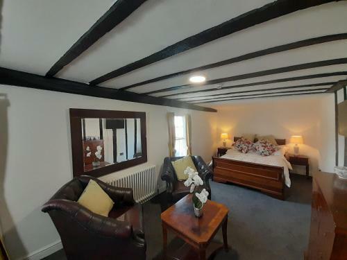 Hostal Stone Court House