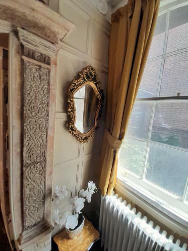 Hostal Stone Court House
