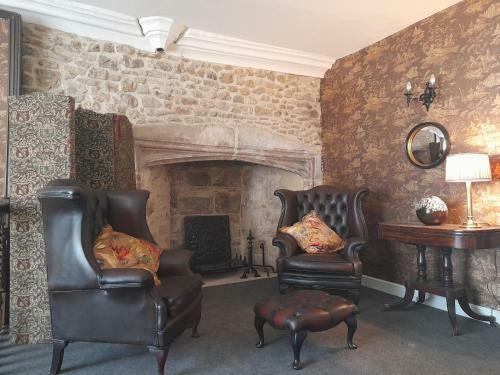 Hostal Stone Court House