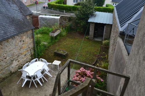 Maison De Ville Avec Jardin Hyper Centre De Crozon