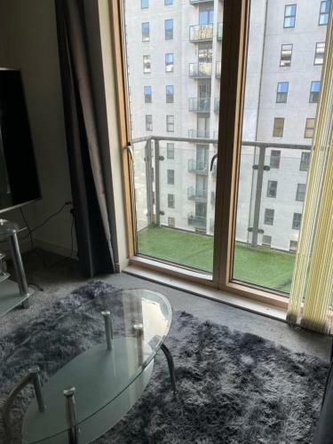 Central One Bedroom Apartment With Parking