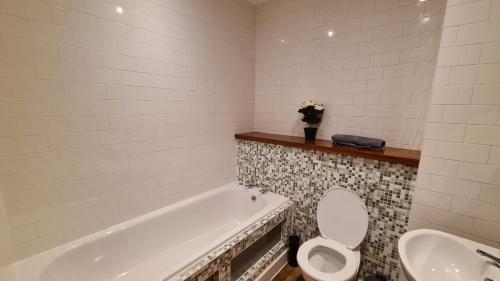 Apartamento Spacious, Bright And Airy City Centre Flat. Unique Converted Mill.