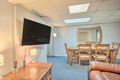 College Park Apartment About 2 Mi To Downtown!