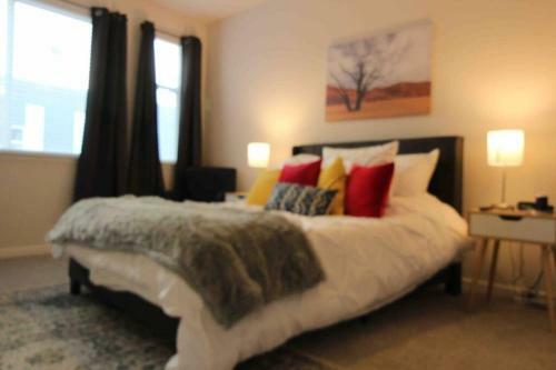 Close To Everything! Cozy Downtown Apartment!