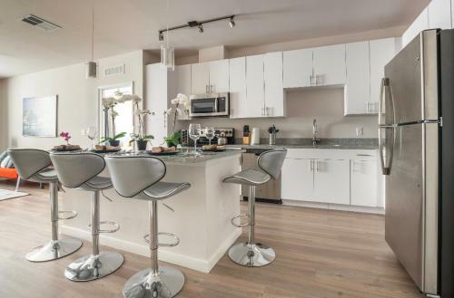 Close To Everything! Cozy Downtown Apartment!