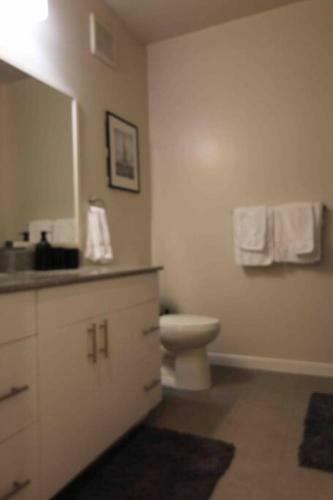 Close To Everything! Cozy Downtown Apartment!