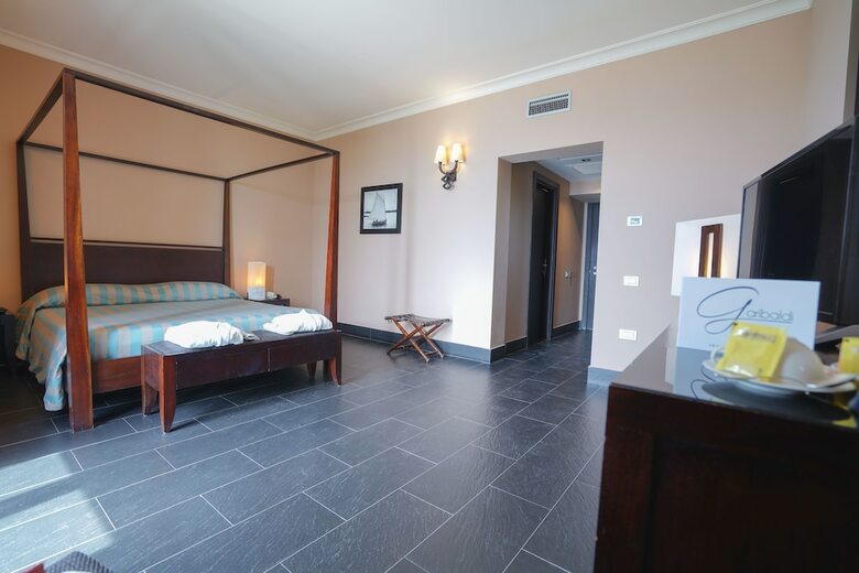 Hotel Falconara Charming House & Resort