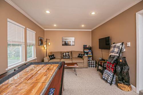 Cozy Cubhouse