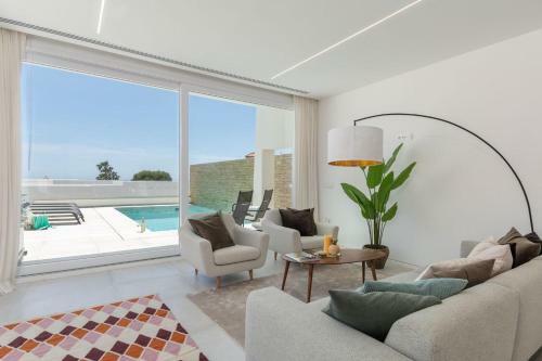 Brand New Ocean/mountain View Villa