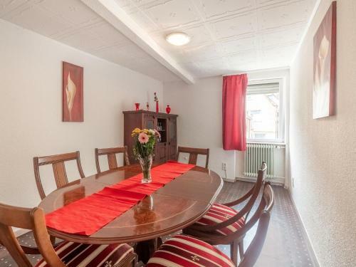 Spacious Holiday Home In Kinheim With Balcony