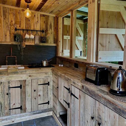 Bee Bole Cabin