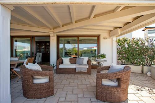 Lovely And Sunny Apartment With Stunning Views