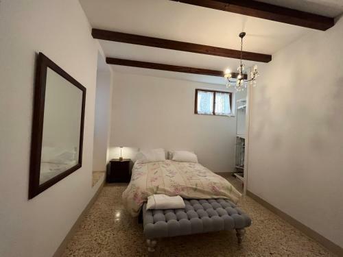 Apartamento Frescoed Ceiling Historic Building