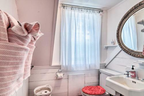 Cozy Cape Cod Carriage House About 1 Mi To Beach