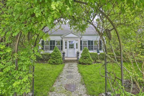 Historic Cape Cod Home With Fire Pit - Walk To Beach!