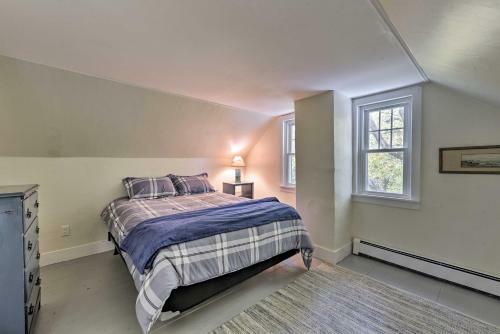 Historic Cape Cod Home With Fire Pit - Walk To Beach!