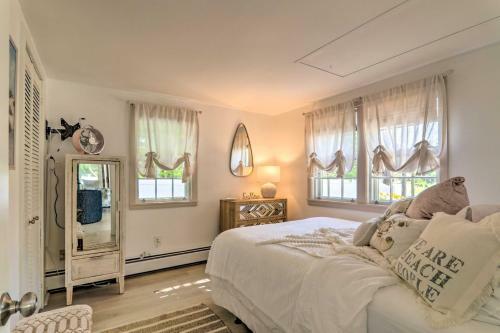 Adorable West Yarmouth Home About 2 Mi To Beach!
