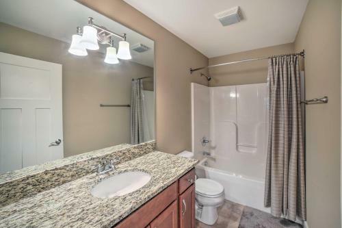 Benton Harbor Townhome With Golf Course View!